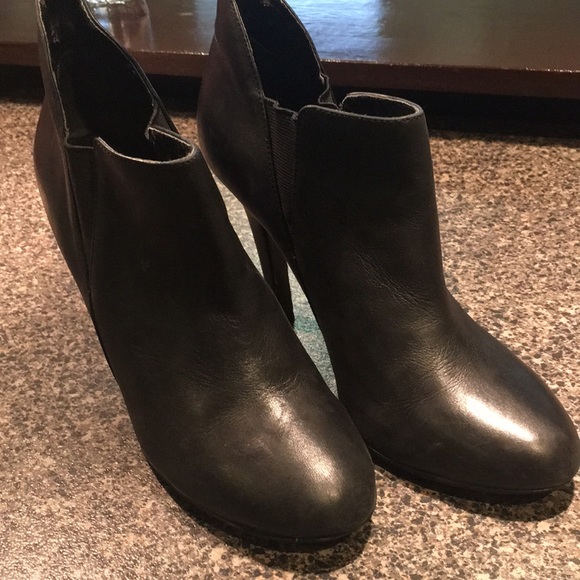 BCBGeneration Black booties - Picture 2 of 5